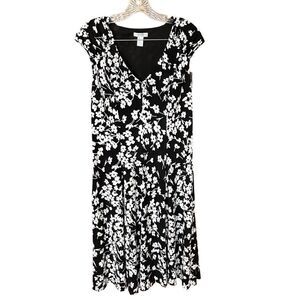 London Times Sleeveless Flowing Floral Black & White Dress Size 10